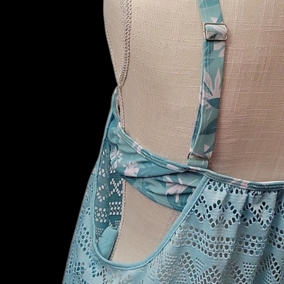 Light Green Eyelet Tankini Swimsuit - Picture 5 of 7